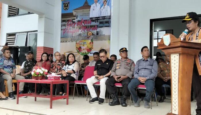 Gerakan Pangan Murah di Kota Larat Resmi Dibuka oleh Wakil Bupati KKT