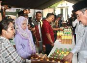 Gubernur Maluku Borong Sembako Untuk Bagikan Ke Masyarakat