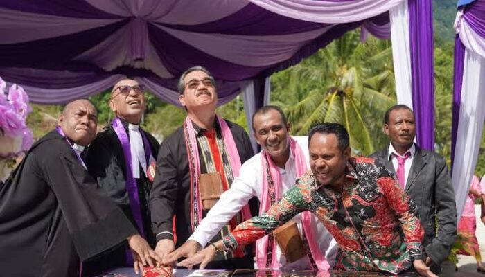 Gubernur Maluku Resmi Gereja Masihulan