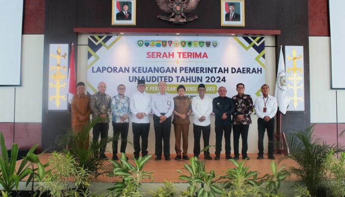 Sekda Serahkan LKPD Unaudited Ke BPK Perwakilan Maluku