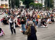 Mantra-Mantra Sastra Para Penyair Nasional Di Pelataran Kota Tua Jakarta.