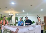Rayakan 3 Hari Besar, PT Angkasa Pura Ambon Beri Oleh-Oleh Buat Penumpang.