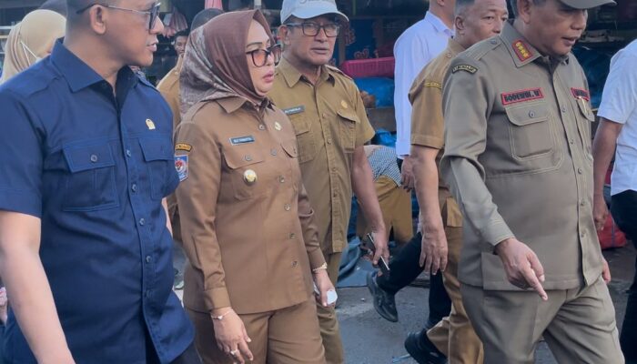 Tertibkan Area Liar Pasar Mardika, Pemkot Bentuk 9 Pos Gabungan.