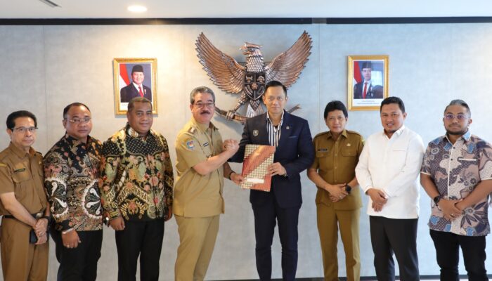 Temui Menko AHY, Gubernur Bahas Coastal Road dan Water Front City Teluk Ambon.