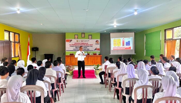 Jadi Tempat PKL Siswa SMA Negeri 5 Ambon, Santika Premiere Hotel Beri Pembekalan.