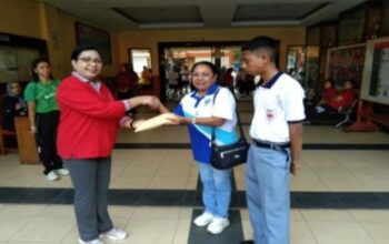 Santuni Siswa Korban Kebakaran  Benteng Atas.,SMA Negari 1  Ambon Wujudkan Program SMANSA Berbagi