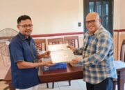 INPEX Serahkan Bantuan Perlengkapan Sekretariat untuk PWI Tanimbar