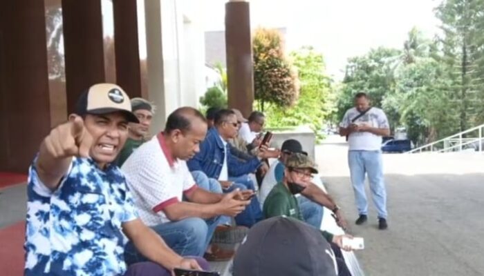 Kantor Gubernur Sarang Preman, Maniak Wagub Ancam Gubernur : Apakah Perintah Wagub?