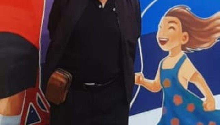 Penyair Pulo Lasman Simanjuntak Kembali ‘Mengguliti’  Kasus Korupsi  Melalui Karya Puisi