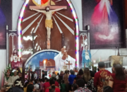 Umat Katolik Alusi Krawain Menutup Tahun 2025 dengan Iman