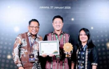 Bupati KKT Dapat Penghargaan di Sektor Kesehatan, Puskesmas Seira Tidak Ada Dokter 