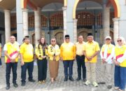 Berbagi Kasih, Ketua DPD Golkar Maluku Salurkan Hewan Kurban Kepada Masyarakat