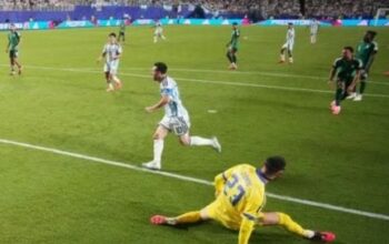 Messi Cetak Hattrick, Argentina Taklukkan Aljazair 3-0