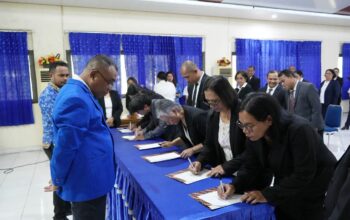 Dekan Fakultas Perikanan Dan Ilmu Kelautan Lantik Pimpinan Jurusan FPIK Unpatti Periode 2026-2030